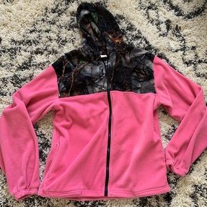 🛍 3/$15 Pink and camo fleece